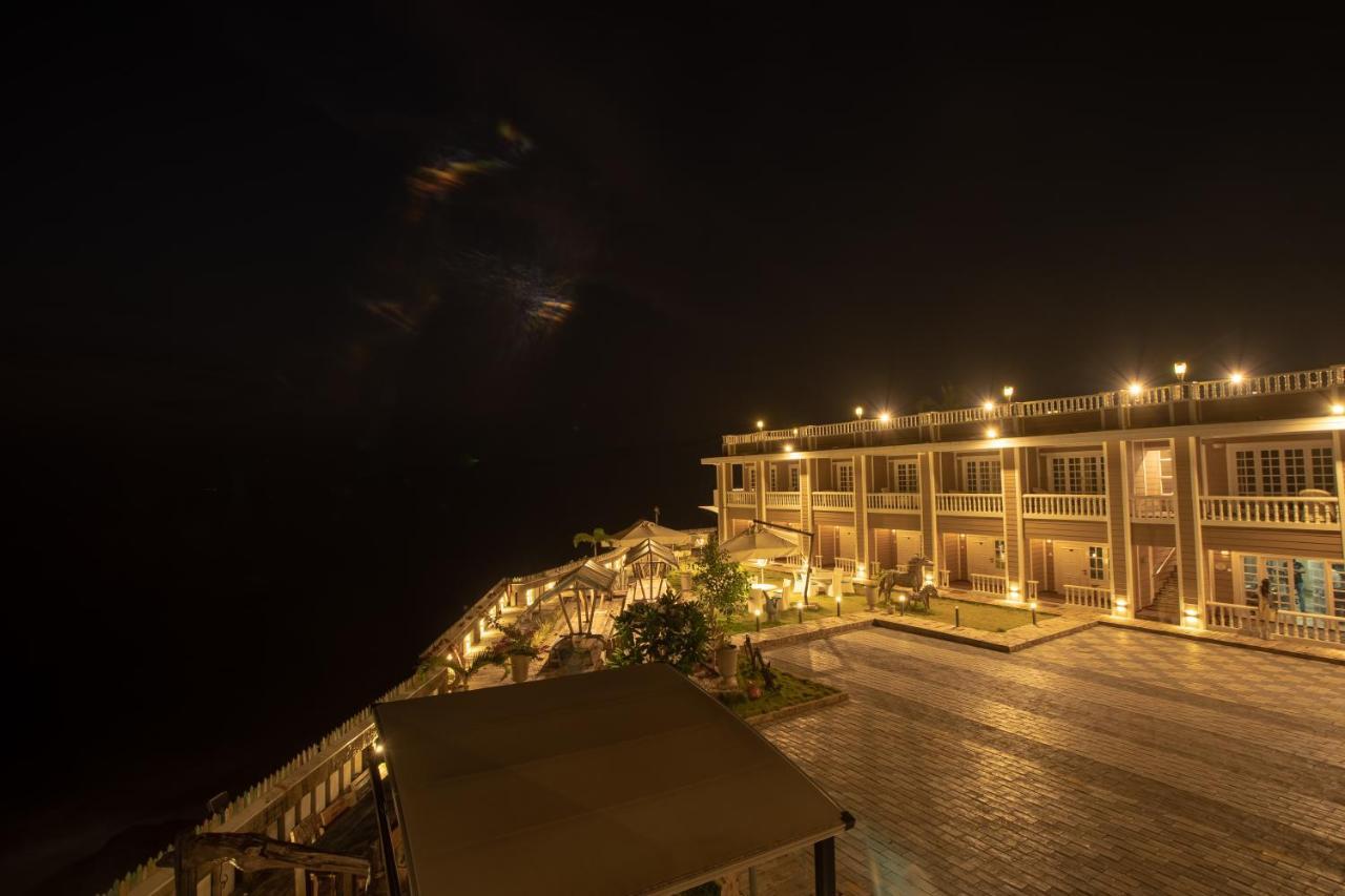 State Beach Resort And Spa Kannur Buitenkant foto